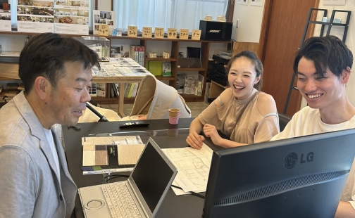 建築の打ち合わせの風景