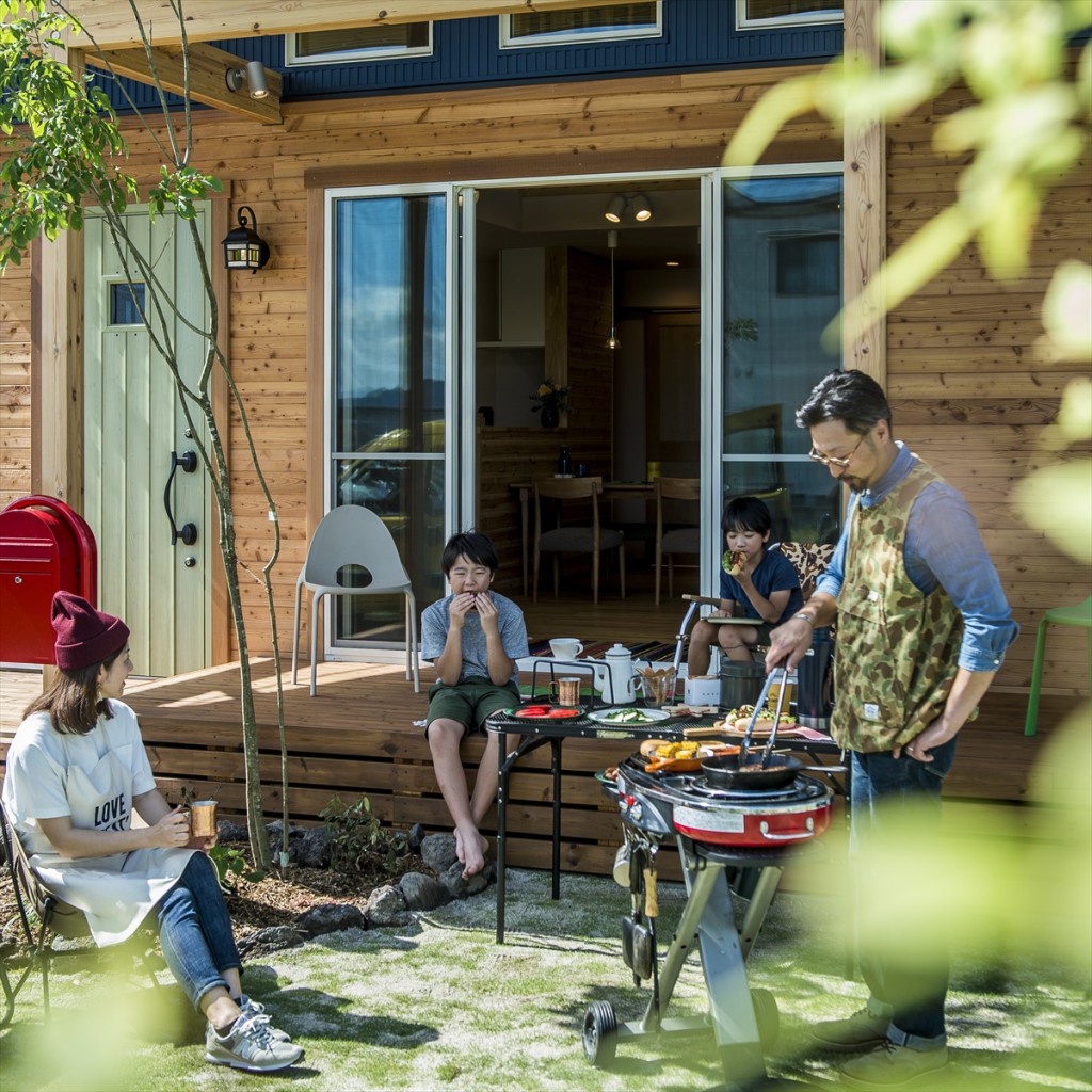 庭でバーベキューのできるおうちを作りませんか？