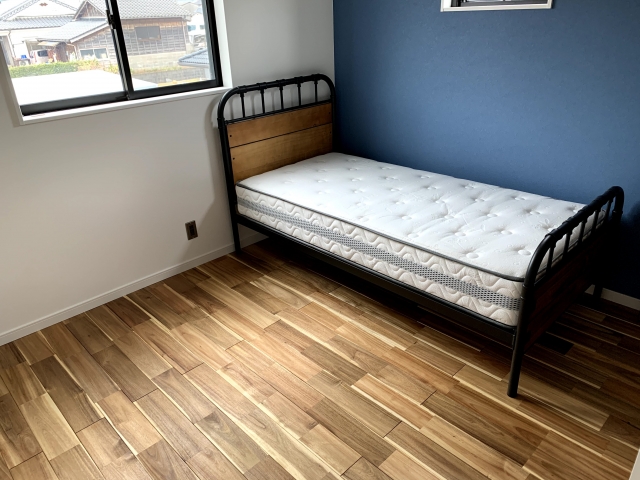 寝室の床はフローリング？カーペット？