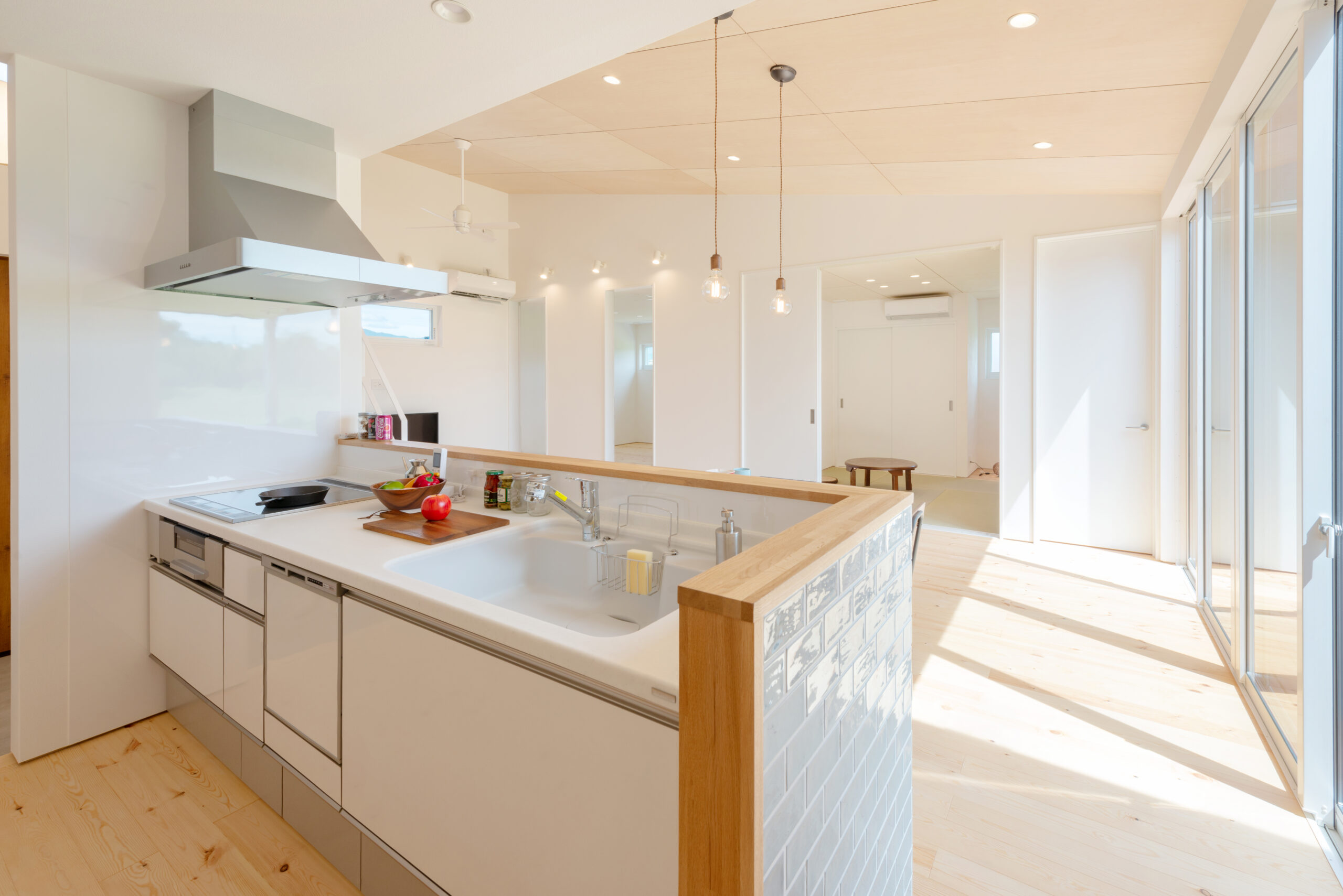 日差しを味方にする家－春の光を取り込む窓と間取りの工夫